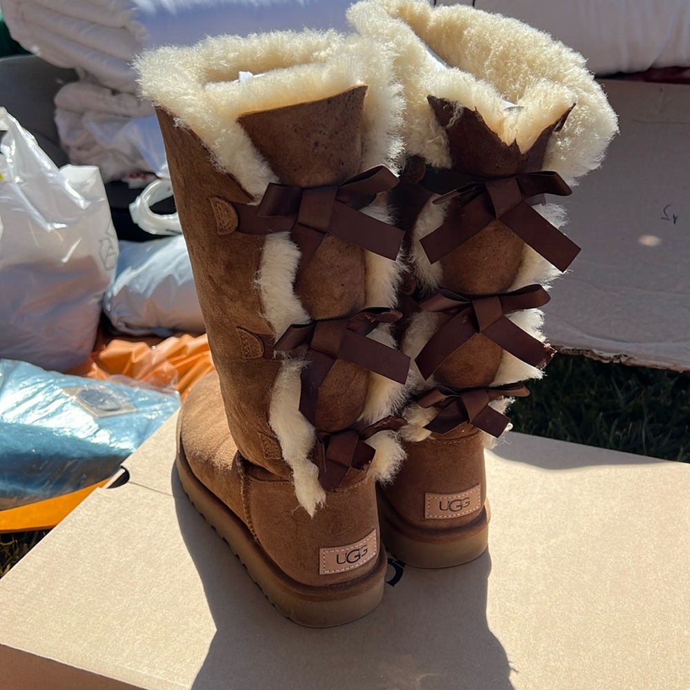 UGG BOOTS